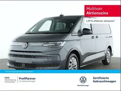 Grau Gebraucht 2024 VW Multivan Life Van / Kleinbus | 62.960 € (Teuer)