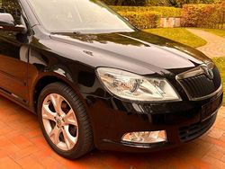 Schwarz Gebraucht 2012 Skoda Octavia Kombi | 6.000 € (Fairer Preis)