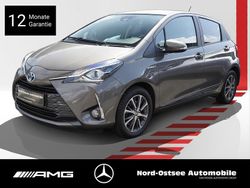 Grau Gebraucht 2019 Toyota Yaris Hybrid Club Limousine | 12.990 € (Guter Preis)