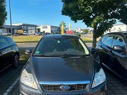 Grau Gebraucht 2009 Ford Focus Limousine | 1.999 € (Fairer Preis)