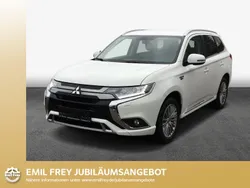 Weiß Gebraucht 2021 Mitsubishi Outlander P-HEV Spirit Limousine | 26.800 € (Etwas zu teuer)