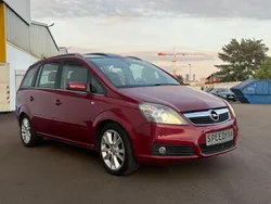 Rot Gebraucht 2006 Opel Zafira Cosmo Van / Kleinbus | 3.250 € (Etwas zu teuer)