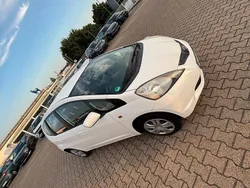 Weiß Gebraucht 2010 Honda Jazz Kleinwagen | 4.400 € (Etwas zu teuer)