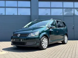 Grün Gebraucht 2014 VW Touran Van / Kleinbus | 15.950 € (Teuer)