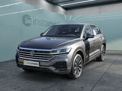 Grau Gebraucht 2024 VW Touareg SUV | 63.280 €