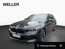 Black sapphire (schwarz) Gebraucht 2025 BMW 540 Comfort Edition Kombi | 73.420 €