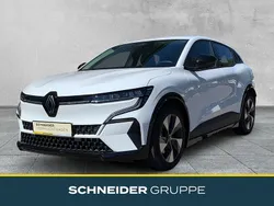 Weiß Gebraucht 2023 Renault Mégane Equilibre Limousine | 23.890 € (Guter Preis)