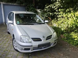 Grau Gebraucht 2005 Nissan Almera Tino Van / Kleinbus | 1.600 € (Guter Preis)