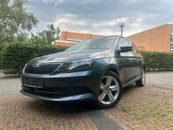 Metalgrau metallic Gebraucht 2015 Skoda Fabia Ambition Kleinwagen | 9.299 € (Guter Preis)