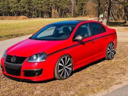 Rot Gebraucht 2005 VW Jetta GTI Limousine | 999.999 €