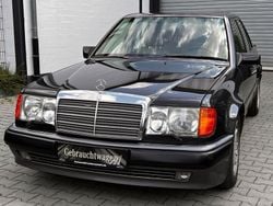 199 blauschwarzmetallic Gebraucht 1994 Mercedes E500 Limousine | 46.900 €