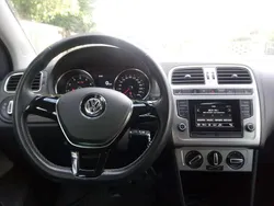 Weiß Gebraucht 2016 VW Polo Cross Kleinwagen | 10.800 € (Fairer Preis)