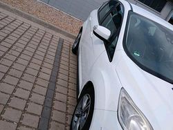 Weiß Gebraucht 2014 Ford C-MAX Van / Kleinbus | 5.299 € (Teuer)