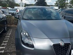 Grau Gebraucht 2019 Alfa Romeo Giulietta Limousine | 12.900 € (Etwas zu teuer)