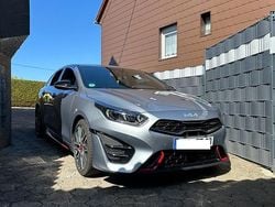Silber Gebraucht 2023 Kia ProCeed GT 2 Kleinwagen | 25.999 € (Guter Preis)