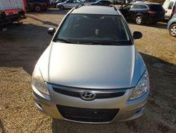 Silber Gebraucht 2009 Hyundai i30 Edition+ Kombi | 1.999 € (Etwas zu teuer)