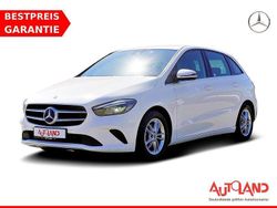 Weiß Gebraucht 2019 Mercedes B180 Style Van / Kleinbus | 20.990 € (Fairer Preis)