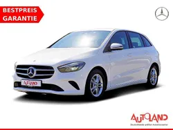 Weiß Gebraucht 2019 Mercedes B180 Style Van / Kleinbus | 22.990 € (Teuer)