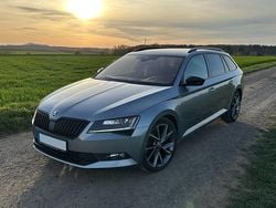Grau Gebraucht 2018 Skoda Superb SportLine Kombi | 18.200 € (Fairer Preis)