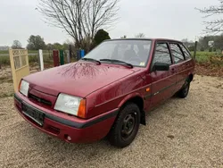 Rot Gebraucht 1998 Lada Samara Kleinwagen | 2.649 €