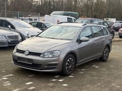 Grau Gebraucht 2015 VW Golf VII Trendline Kombi | 5.990 € (Fairer Preis)