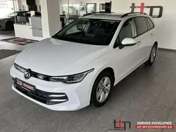 Pure white Gebraucht 2024 VW Golf VIII Life Kombi | 24.250 € (Guter Preis)