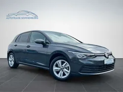 Grau Gebraucht 2023 VW Golf VIII Life Limousine | 25.490 € (Guter Preis)