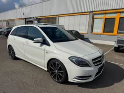Weiß Gebraucht 2012 Mercedes B200 Edition 1 Van / Kleinbus | 9.490 € (Fairer Preis)