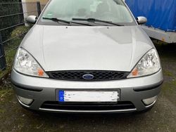 Grau Gebraucht 2004 Ford Focus Ambiente Kombi | 1.799 € (Fairer Preis)