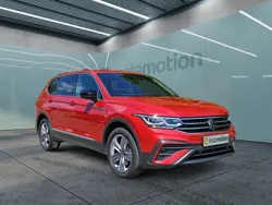Rot Gebraucht 2024 VW Tiguan Allspace Move SUV | 46.830 € (Etwas zu teuer)