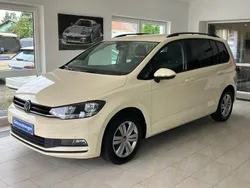 Hellelfenbein Gebraucht 2023 VW Touran Van / Kleinbus | 25.990 € (Guter Preis)