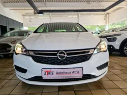 Weiß Gebraucht 2019 Opel Astra Edition Limousine | 9.800 € (Guter Preis)