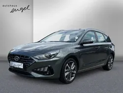 Grau Gebraucht 2022 Hyundai i30 Trend Kombi | 17.989 € (Fairer Preis)