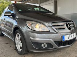 Grau Gebraucht 2009 Mercedes B200 Van / Kleinbus | 6.000 € (Fairer Preis)