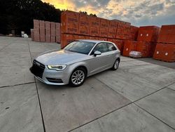 Silber Gebraucht 2014 Audi A3 Ambiente Limousine | 11.399 € (Guter Preis)