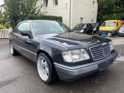 Schwarz Gebraucht 1993 Mercedes E220 Coupé | 7.990 €