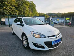 Weiß Gebraucht 2013 Opel Astra Edition Kombi | 5.300 €