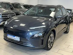 Grau dark knight / mic Gebraucht 2021 Hyundai Kona SUV | 15.240 € (Superpreis)