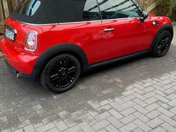 Rot Gebraucht 2016 Mini One Cabriolet Cabrio | 13.500 €