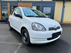 Weiß Gebraucht 2002 Toyota Yaris Kleinwagen | 1.280 € (Fairer Preis)