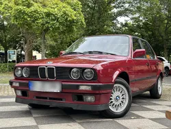 Rot Gebraucht 1988 BMW 325 Limousine | 11.900 €