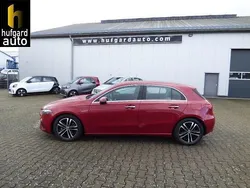 Rot Gebraucht 2023 Mercedes A200 Advanced Plus Limousine | 27.825 € (Superpreis)