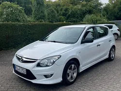 Weiß Gebraucht 2011 Hyundai i30 Limousine | 4.300 € (Fairer Preis)