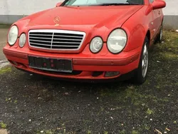 Rot Gebraucht 1998 Mercedes CLK230 Avantgarde Cabrio | 5.900 € (Etwas zu teuer)