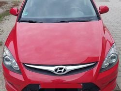 Rot Gebraucht 2011 Hyundai i30 Kleinwagen | 2.900 € (Guter Preis)