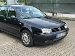 Schwarz Gebraucht 2002 VW Golf IV Trendline Kleinwagen | 900 € (Superpreis)