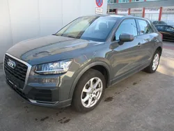Grau Gebraucht 2017 Audi Q2 Basis SUV | 13.970 € (Fairer Preis)