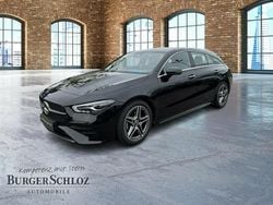 Metalliclack kosmosschwarz Gebraucht 2024 Mercedes CLA180 Shooting Brake AMG Kombi | 28.490 €