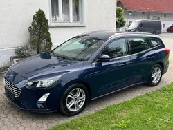 Blau Gebraucht 2019 Ford Focus Cool & Connect Limousine | 7.599 € (Guter Preis)