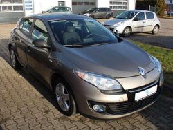 Atacamabeige Gebraucht 2013 Renault Mégane Limousine | 6.375 € (Etwas zu teuer)